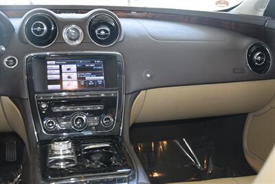 2014 Jaguar XJ PORTFOLIO ED AWD NAV PANO ROOF BK/CAM FRESH TRADE   - Photo 33 - Stafford, TX 77477