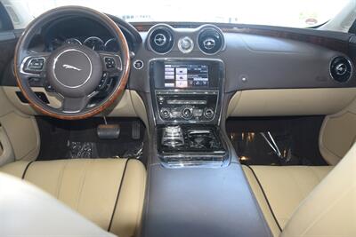 2014 Jaguar XJ PORTFOLIO ED AWD NAV PANO ROOF BK/CAM FRESH TRADE   - Photo 31 - Stafford, TX 77477
