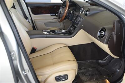 2014 Jaguar XJ PORTFOLIO ED AWD NAV PANO ROOF BK/CAM FRESH TRADE   - Photo 40 - Stafford, TX 77477