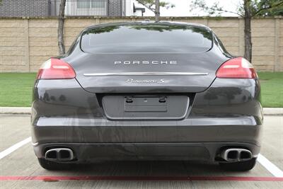 2010 Porsche Panamera S LOADED NAV ROOF SPORTS WHLS NEW TRADE IN   - Photo 20 - Stafford, TX 77477