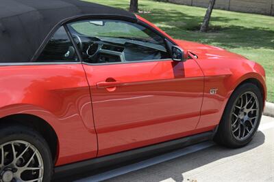 2010 Ford Mustang GT PREMIUM AUTO CONV LTHR 46K LOW MILES CLEAN   - Photo 18 - Stafford, TX 77477