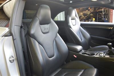 2013 Audi S5 3.0T QUATTRO PRESTIGE 6SPD MANUAL FRESH TRADE IN   - Photo 29 - Stafford, TX 77477