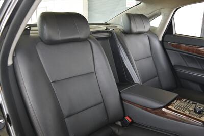 2014 Hyundai Equus SIGNATURE EDI NAV BK/CAM REAR RECLINE STS CLEAN   - Photo 38 - Stafford, TX 77477
