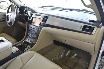 2013 Cadillac Escalade ESV PREMIUM   - Photo 29 - Stafford, TX 77477