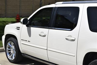2013 Cadillac Escalade ESV PREMIUM   - Photo 17 - Stafford, TX 77477
