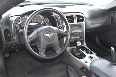 2005 Chevrolet Corvette CONVERTIBLE 6SPD MANUAL 31K ORIG MILES IMMACULATE   - Photo 23 - Stafford, TX 77477