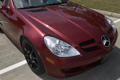 2005 Mercedes-Benz SLK 350 ROADSTER 55K LOW MILES GARAGED NEW TRADE   - Photo 13 - Stafford, TX 77477