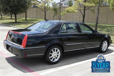 2011 Cadillac DTS LUXURY COLLECTION 66K LOW MILES LTHR ROOF HTD SEAT   - Photo 17 - Stafford, TX 77477