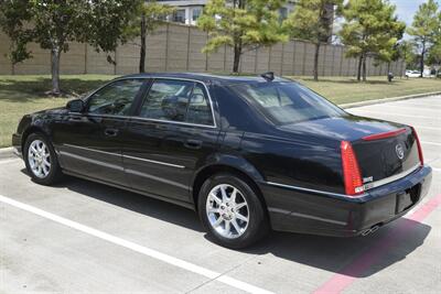 2011 Cadillac DTS LUXURY COLLECTION 66K LOW MILES LTHR ROOF HTD SEAT   - Photo 16 - Stafford, TX 77477