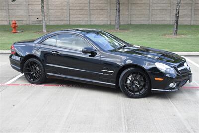 2012 Mercedes-Benz SL 550 TOP LOADED 66K LOW MILES NEW TRADE IN NICE   - Photo 2 - Stafford, TX 77477