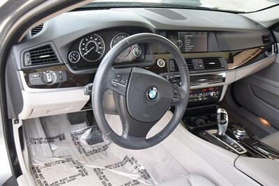 2011 BMW 535i PREM PKG NAV BK/CAM 50K MILES NEW TRADE IN   - Photo 27 - Stafford, TX 77477