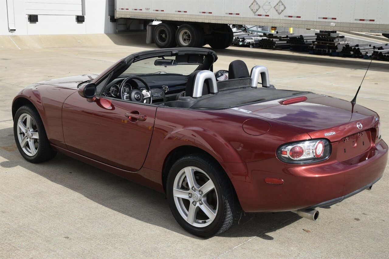 2007 Mazda MX-5 Miata Sport photo 18