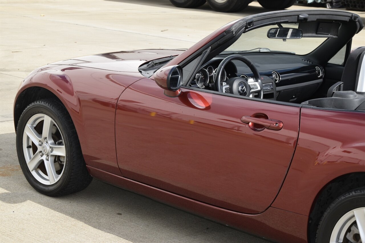 2007 Mazda MX-5 Miata Sport photo 20