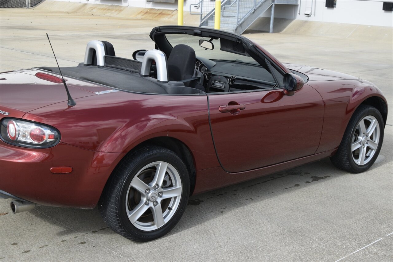 2007 Mazda MX-5 Miata Sport photo 13