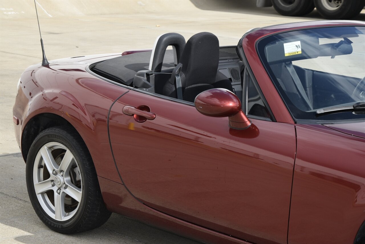 2007 Mazda MX-5 Miata Sport photo 6