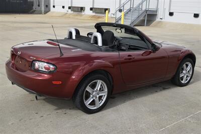 2007 Mazda MX-5 Miata SPORT AUTOMATIC 64K ORIGINAL MILES NEW TRADE IN   - Photo 14 - Stafford, TX 77477