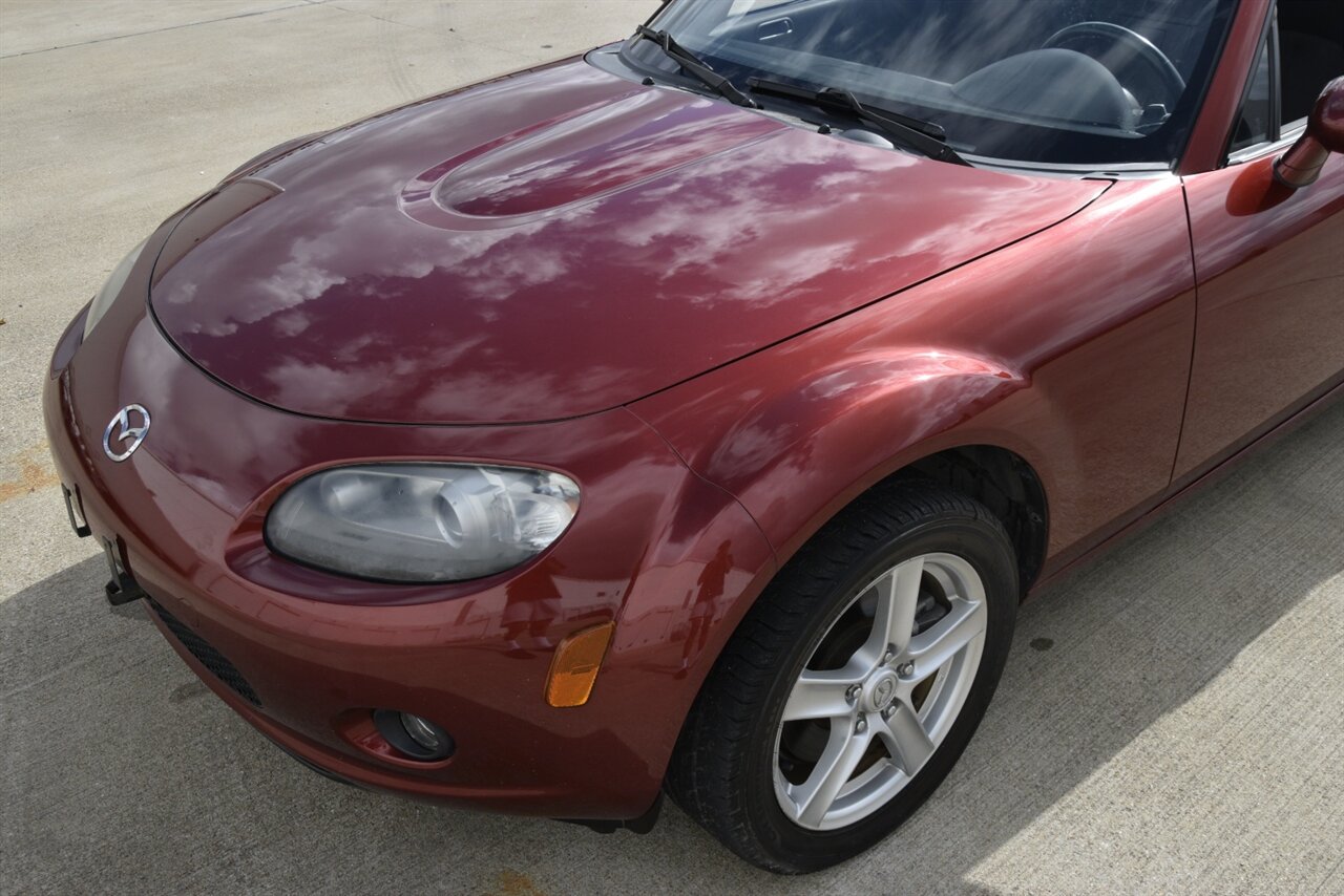 2007 Mazda MX-5 Miata Sport photo 23