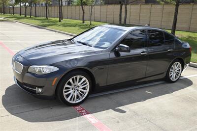 2011 BMW 550i PREM/SPORTS PKG NAV HTD STS FRESH TRADE IN   - Photo 4 - Stafford, TX 77477