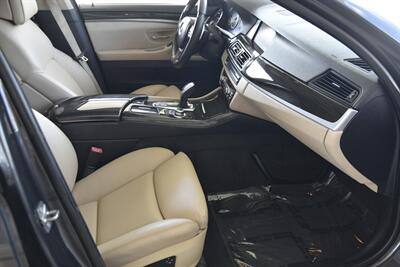 2011 BMW 550i PREM/SPORTS PKG NAV HTD STS FRESH TRADE IN   - Photo 30 - Stafford, TX 77477