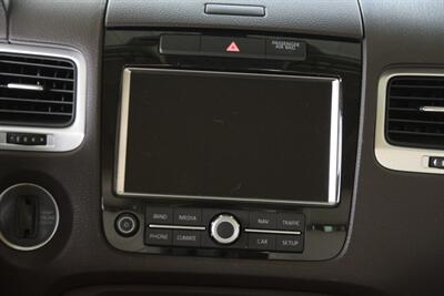 2014 Volkswagen Touareg TDI LUXURY AWD NAV BK/CAM HTD STS NEW TRADE CLEAN   - Photo 27 - Stafford, TX 77477