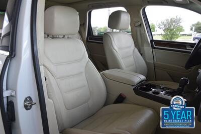 2014 Volkswagen Touareg TDI LUXURY AWD NAV BK/CAM HTD STS NEW TRADE CLEAN   - Photo 33 - Stafford, TX 77477