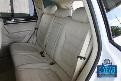 2014 Volkswagen Touareg TDI LUXURY AWD NAV BK/CAM HTD STS NEW TRADE CLEAN   - Photo 38 - Stafford, TX 77477