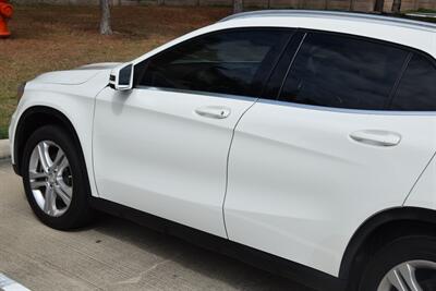 2015 Mercedes-Benz GLA 250 4MATIC LOADED HWY MILES NEW TRADE IN CLEAN   - Photo 17 - Stafford, TX 77477