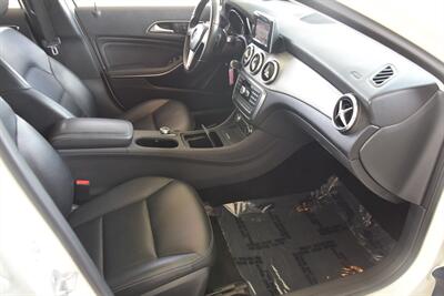 2015 Mercedes-Benz GLA 250 4MATIC LOADED HWY MILES NEW TRADE IN CLEAN   - Photo 31 - Stafford, TX 77477