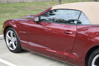 2011 Chevrolet Camaro 2LT CONVERTIBLE LTHR LOADED FRESH TRADE IMMACULATE   - Photo 19 - Stafford, TX 77477