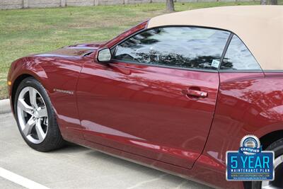 2011 Chevrolet Camaro 2LT CONVERTIBLE LTHR LOADED FRESH TRADE IMMACULATE   - Photo 19 - Stafford, TX 77477