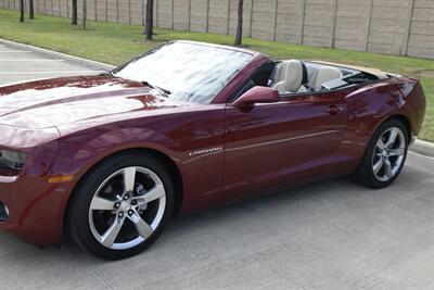 2011 Chevrolet Camaro 2LT CONVERTIBLE LTHR LOADED FRESH TRADE IMMACULATE   - Photo 8 - Stafford, TX 77477