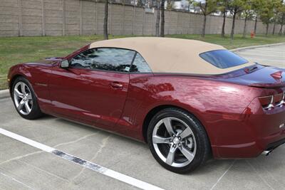2011 Chevrolet Camaro 2LT CONVERTIBLE LTHR LOADED FRESH TRADE IMMACULATE   - Photo 17 - Stafford, TX 77477