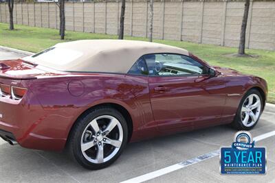 2011 Chevrolet Camaro 2LT CONVERTIBLE LTHR LOADED FRESH TRADE IMMACULATE   - Photo 18 - Stafford, TX 77477