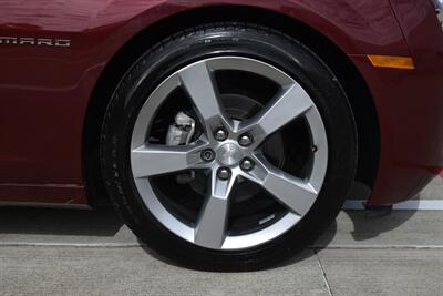 2011 Chevrolet Camaro 2LT CONVERTIBLE LTHR LOADED FRESH TRADE IMMACULATE   - Photo 32 - Stafford, TX 77477