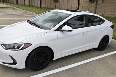 2018 Hyundai Elantra Value Edition S/ROOF LOW MILES FRESH TRADE IN NICE   - Photo 7 - Stafford, TX 77477