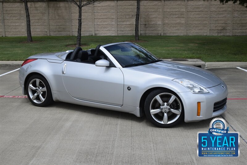 Silver Alloy Metallic 2006 Nissan 350Z Coupe Rear-Wheel Drive 6-Speed Manual