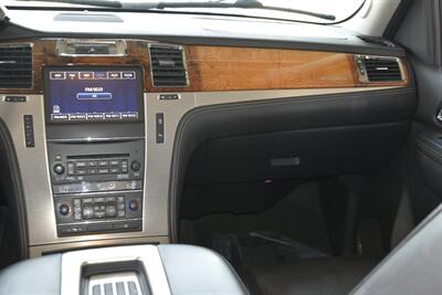 2014 Cadillac Escalade Platinum   - Photo 25 - Stafford, TX 77477