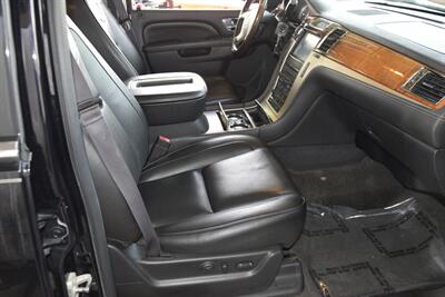 2014 Cadillac Escalade Platinum   - Photo 31 - Stafford, TX 77477