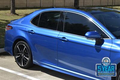 2018 Toyota Camry XSE V6 NAV PANO ROOF BK/CAM HWY MILES NICE   - Photo 9 - Stafford, TX 77477