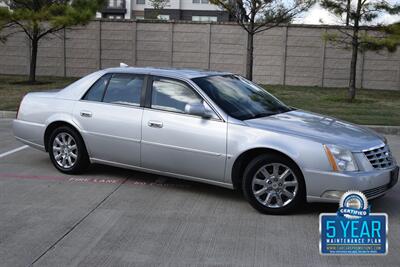 2009 Cadillac DTS LUXURY EDI LTHR HTD SEATS S/ROOF FRESH TRADE   - Photo 1 - Stafford, TX 77477