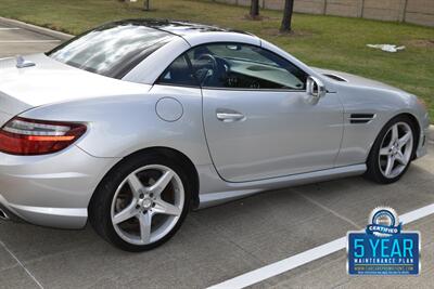 2014 Mercedes-Benz SLK 350 CONVERTIBLE PANO ROOF RED/BLK INT NICE   - Photo 17 - Stafford, TX 77477