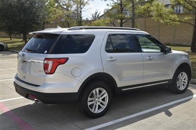 2018 Ford Explorer XLT 4X4 BK/CAM 3rd ROW HWY MILES NEW CAR TRADE IN   - Photo 17 - Stafford, TX 77477