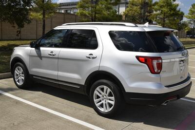 2018 Ford Explorer XLT 4X4 BK/CAM 3rd ROW HWY MILES NEW CAR TRADE IN   - Photo 16 - Stafford, TX 77477