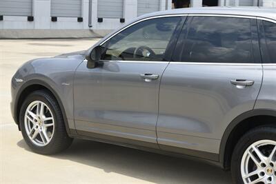 2013 Porsche Cayenne DIESEL LOADED NAV BK/CAM ROOF HTD STS NEW TRADE   - Photo 17 - Stafford, TX 77477