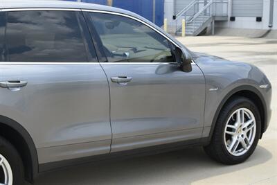 2013 Porsche Cayenne DIESEL LOADED NAV BK/CAM ROOF HTD STS NEW TRADE   - Photo 18 - Stafford, TX 77477