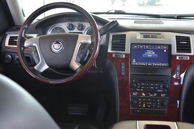2013 Cadillac Escalade ESV LUXURY NAV BK/CAM S/ROOF 1 TX OWN   - Photo 23 - Stafford, TX 77477