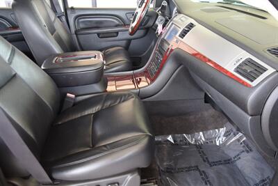 2013 Cadillac Escalade ESV LUXURY NAV BK/CAM S/ROOF 1 TX OWN   - Photo 30 - Stafford, TX 77477