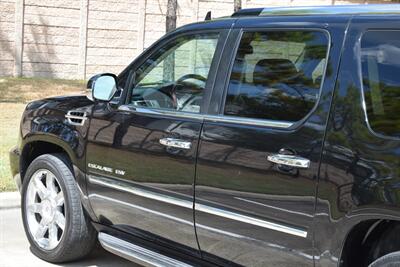 2013 Cadillac Escalade ESV LUXURY NAV BK/CAM S/ROOF 1 TX OWN   - Photo 17 - Stafford, TX 77477