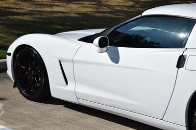 2012 Chevrolet Corvette COUPE 6 SPD MANUAL PREM WHLS FRESH TRADE IN   - Photo 17 - Stafford, TX 77477