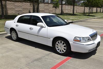 2011 Lincoln Town Car SIGNATURE LIMITED 70K LOW MILES LOADED FRESH TRADE   - Photo 4 - Stafford, TX 77477